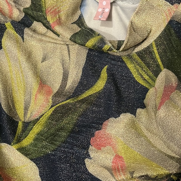 M. Iridescent sparkling tulip floral long sleeves crop top - Picture 6 of 6